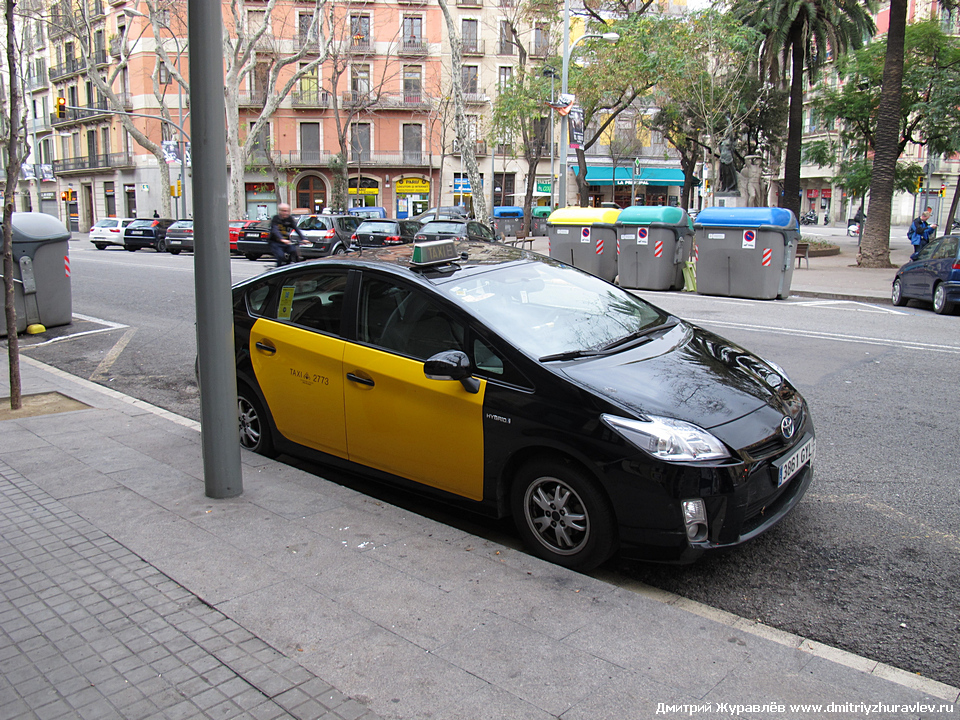 Такси Toyota Prius в Барселоне Такси Toyota Prius в Барселоне